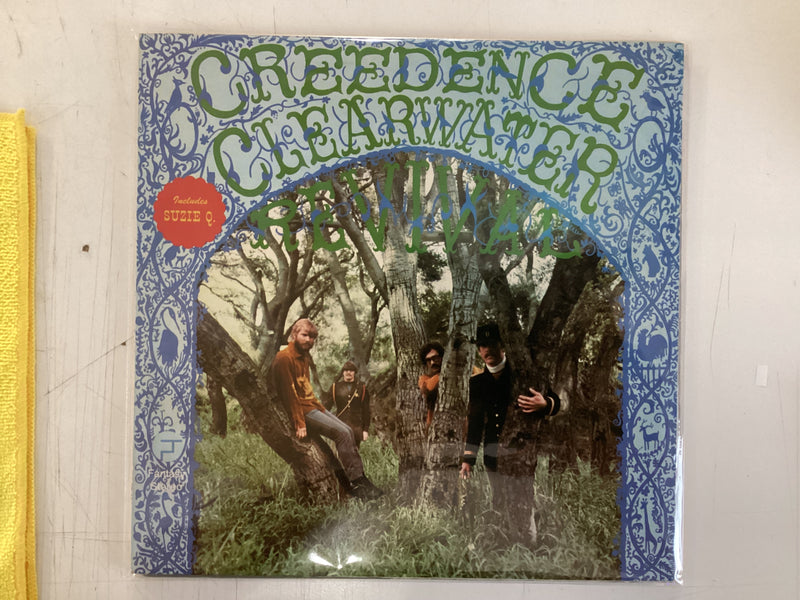 CREEDENCE CLEARWATER REVIVAL = CREEDENCE CLEARWATER REVIVAL (UK REISSUE) (USED)