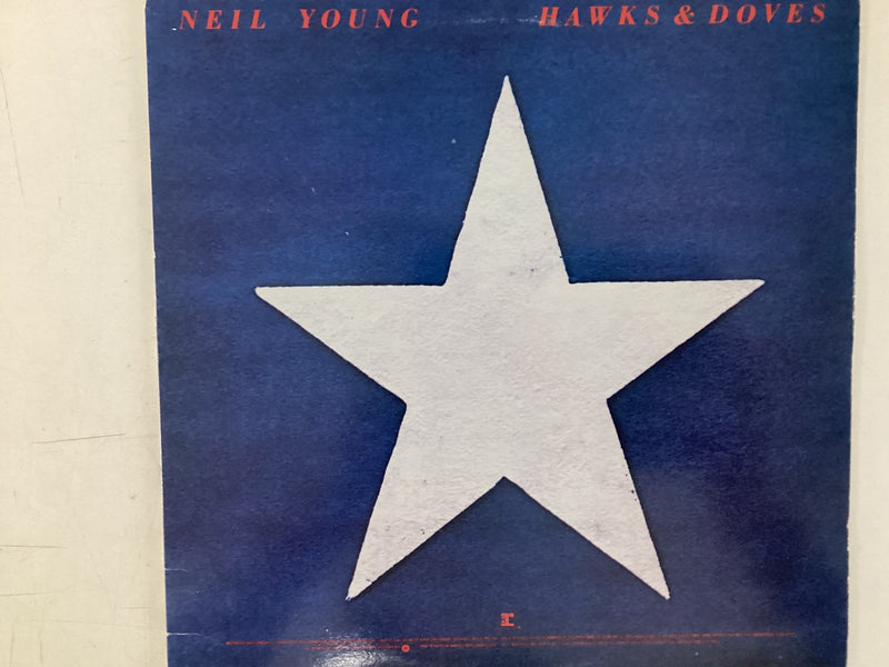 YOUNG, NEIL =M HAWKS & DOVES (CDA 1980) (USED)